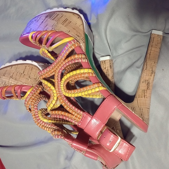 New with out box Lisa by Donald j Pliner heels - Picture 4 of 4